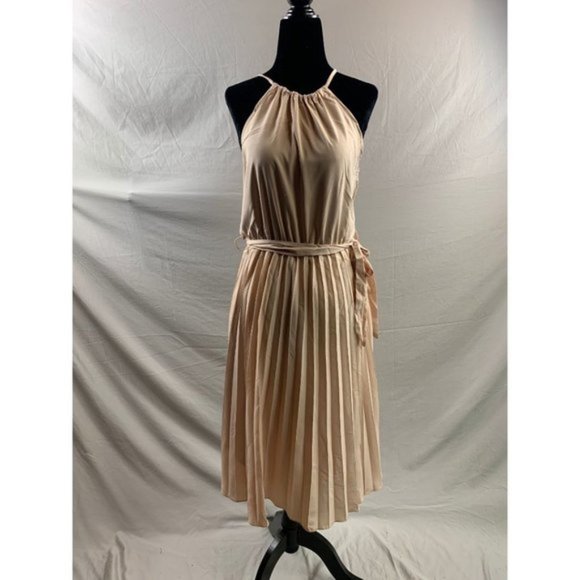 Halter Tie Back Belted Pleated Dress - Picture 5 of 5